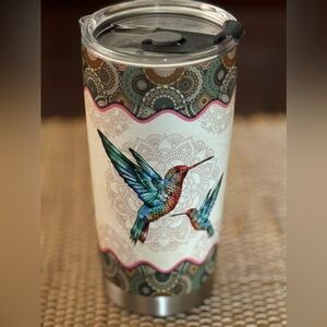 New with tags. Hummingbird Tumbler 20 ounce